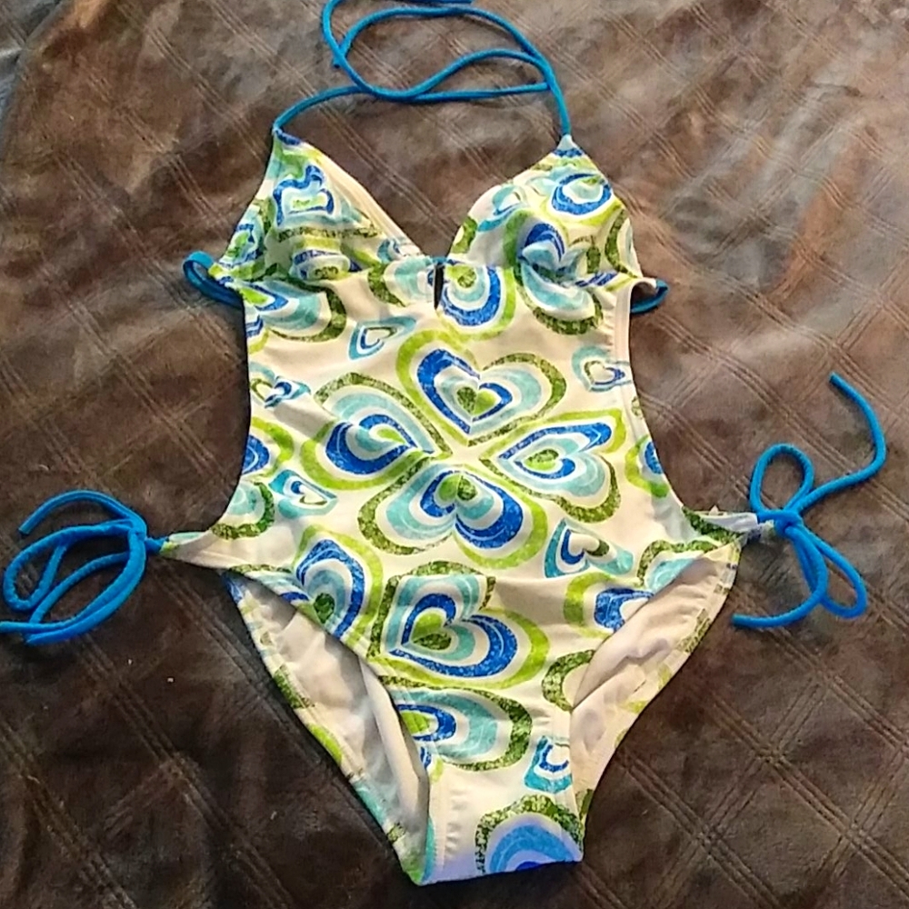 cute onepiece swimsuit!